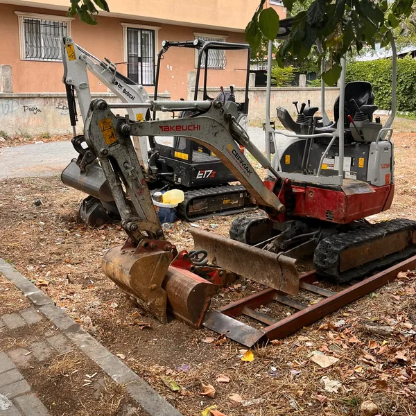 Kırıcılı Mini Kepçe Kiralama