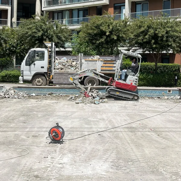 Site İçi Zemin Kırımı ve Yükleme — Site içi